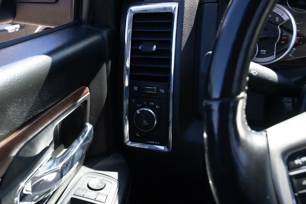 Used 2018 Silver Ram Laramie image 14