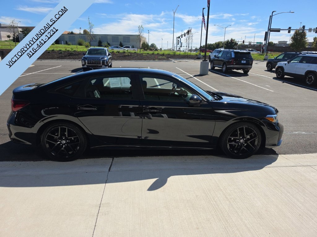 Used 2025  Honda Sport image 7