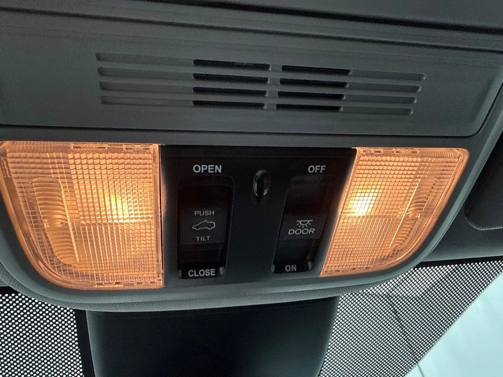 Used 2024  Honda EX-L image 23