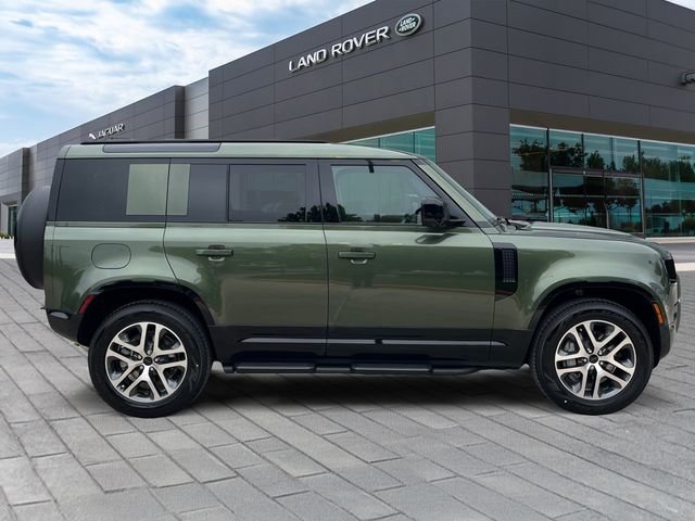New 2026 Woolstone Green Land Rover X-Dynamic SE image 6