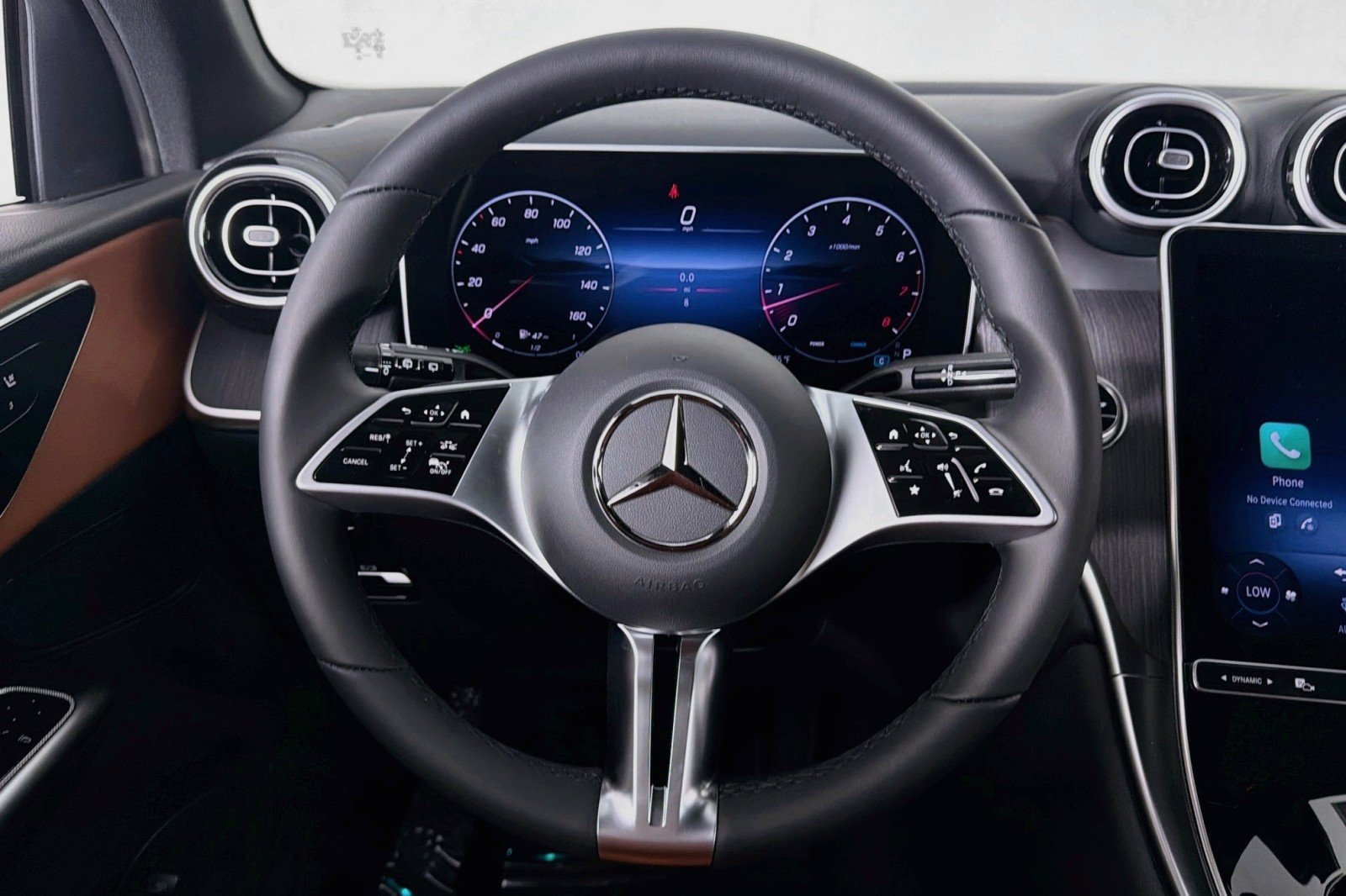New 2026 Verde Silver Metallic Mercedes-Benz GLC 300 SUV image 17