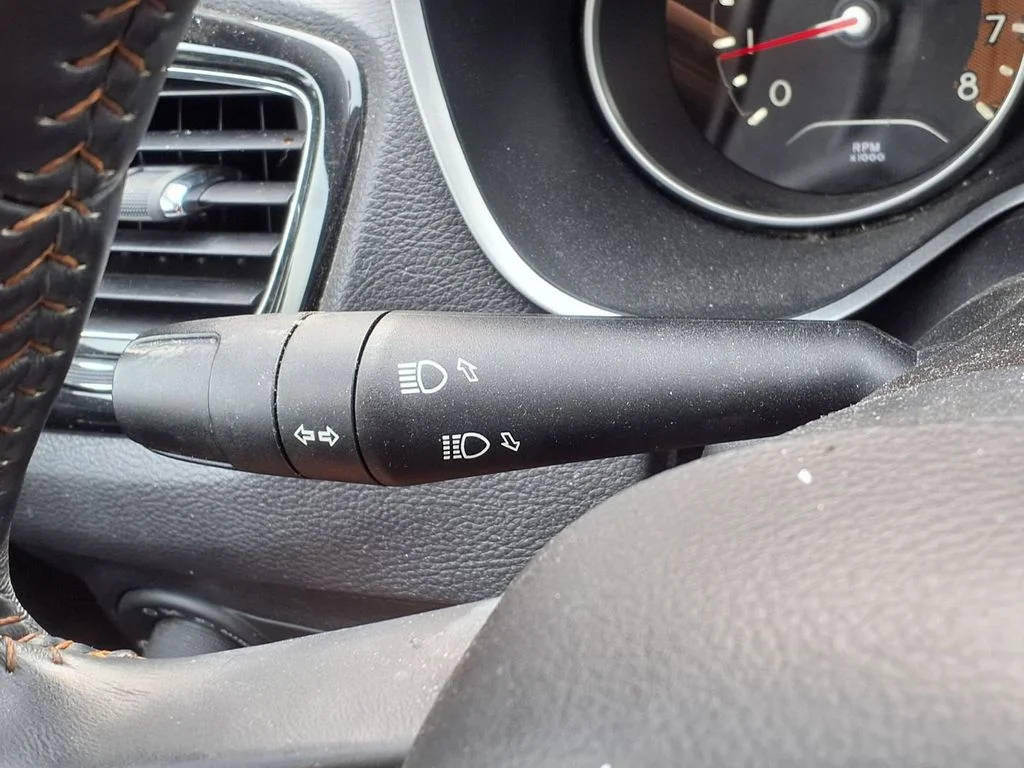 Used 2018 Blue Jeep Limited image 19