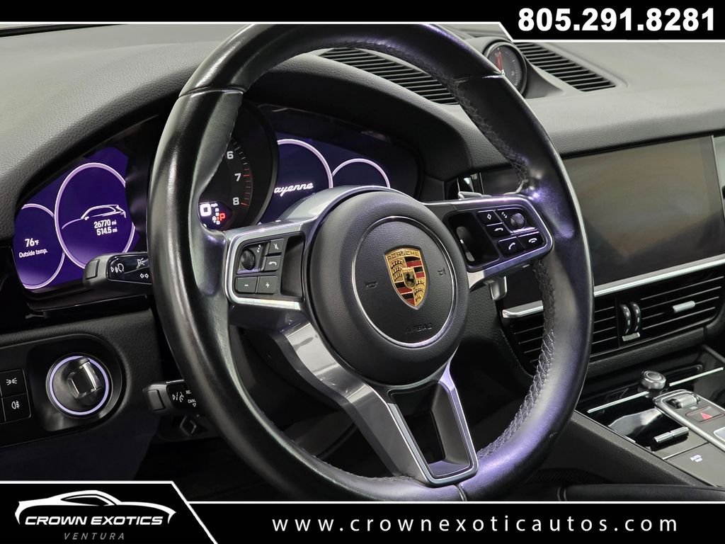 Used 2022  Porsche Base image 24