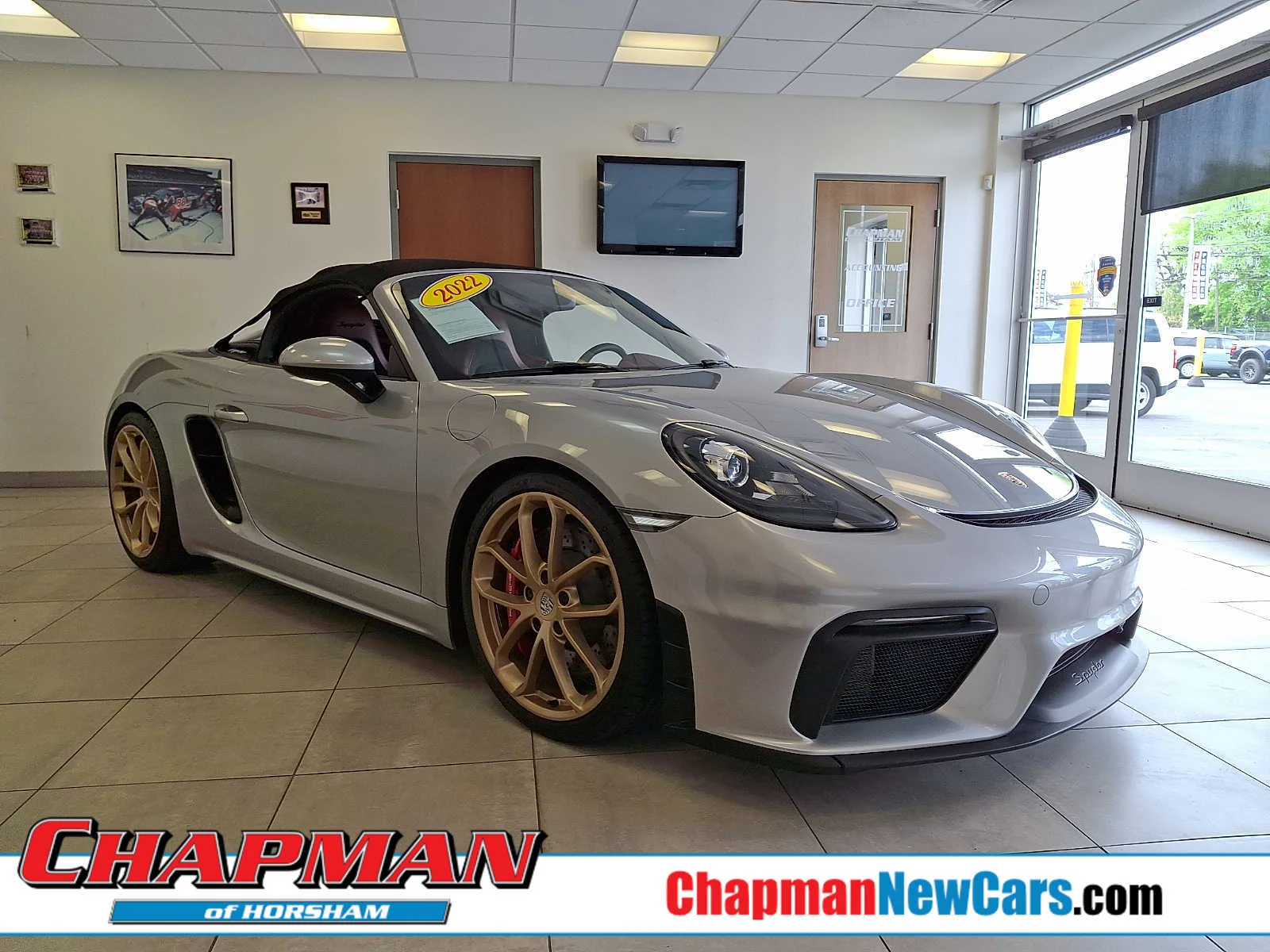 2022 Porsche 718 Cayman Spyder's photo