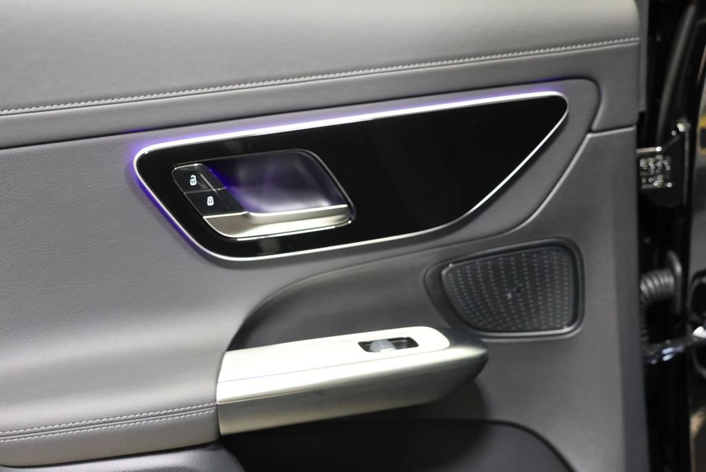 Used 2026 Black Mercedes-Benz GLC 300 image 40