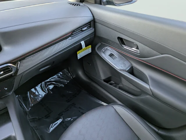 New 2027 Atlantic Gray Metallic / Super Black Two-tone Nissan SR image 12