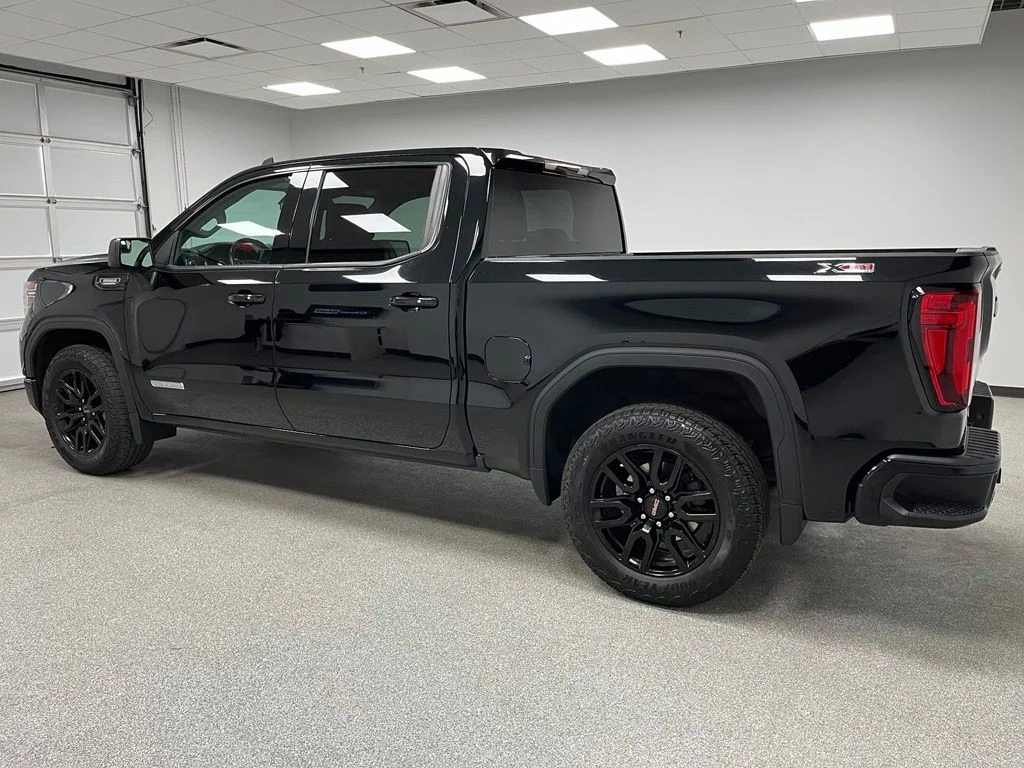 Used 2021 Black GMC Elevation image 7