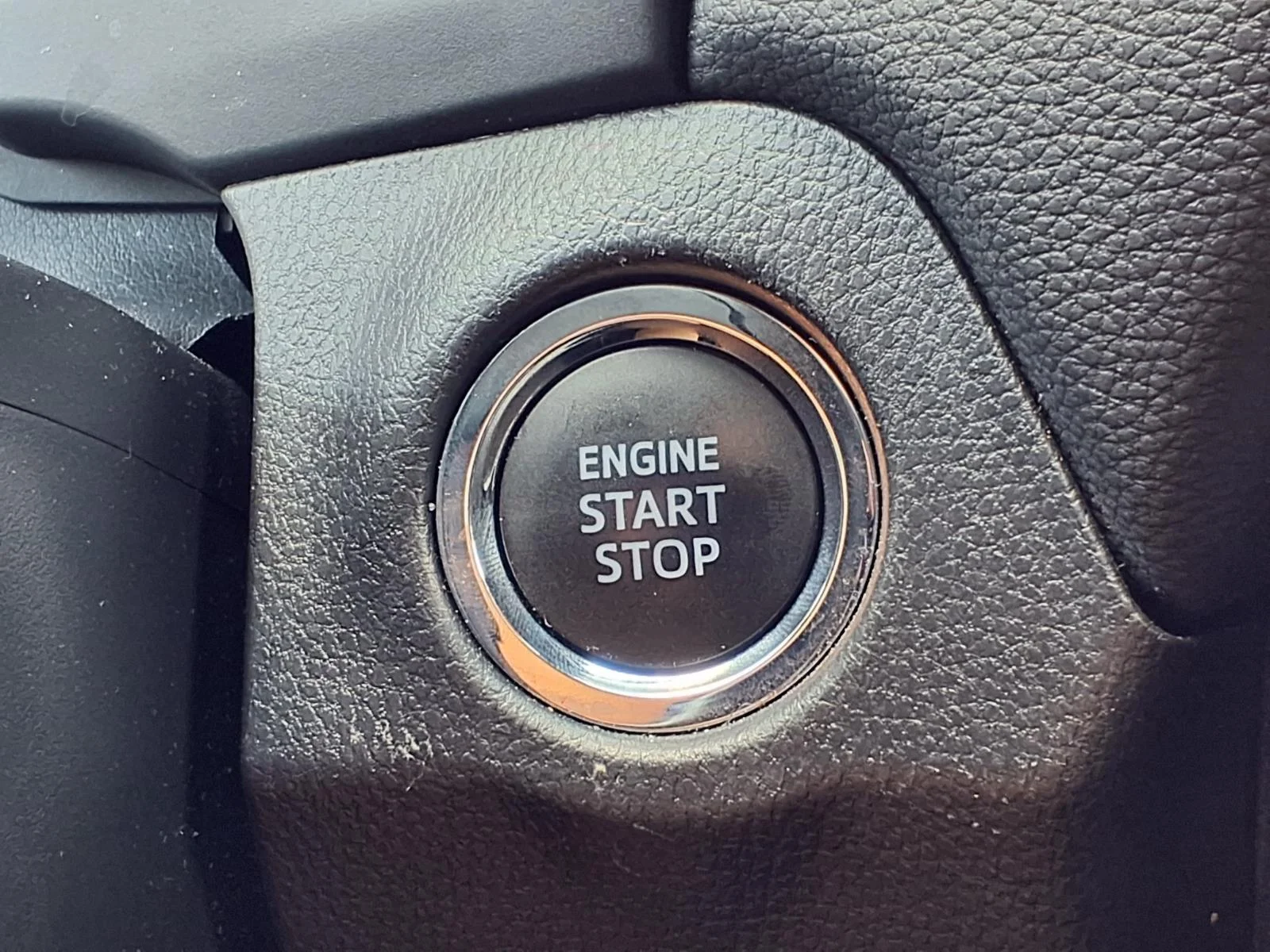 Used 2025 Ice Cap Toyota XLE image 9