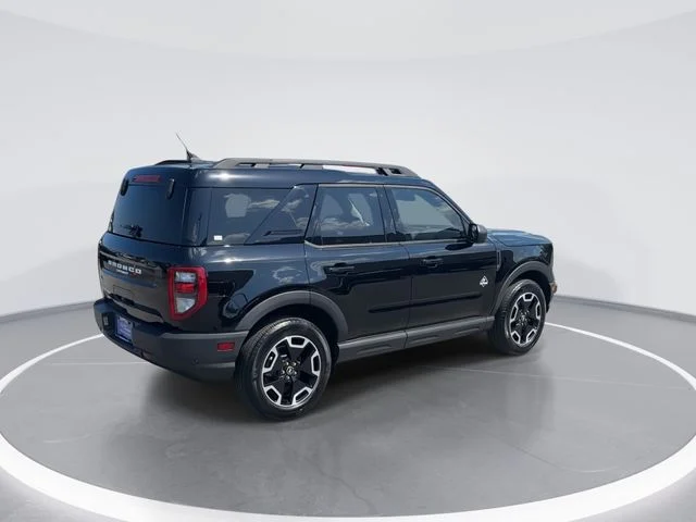 Used 2024 Black Ford Outer Banks image 7