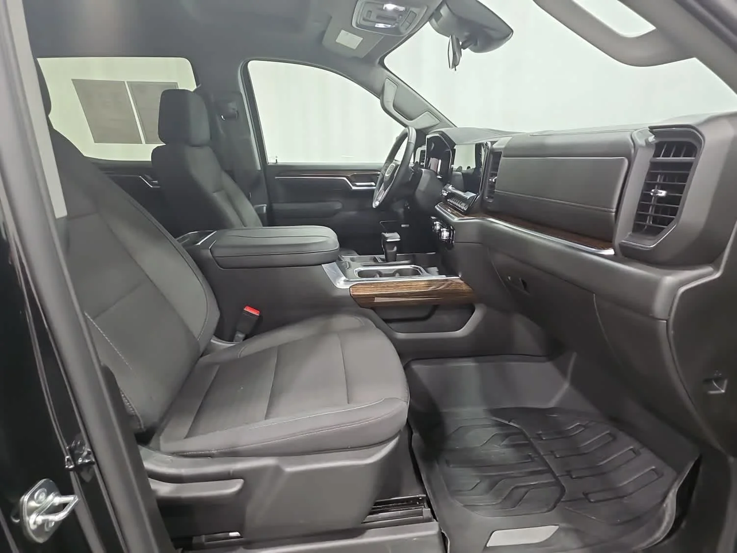 Certified Used 2026 Onyx Black GMC Elevation image 14