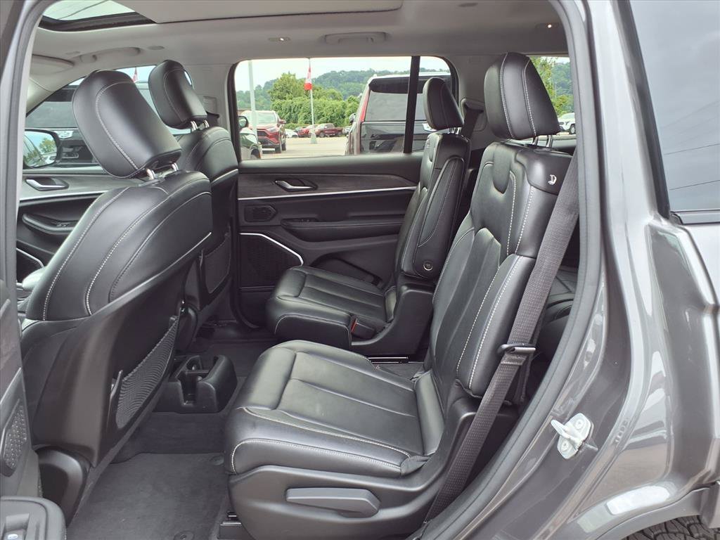 Used 2022 Baltic Gray Metallic Clearcoat Jeep Limited image 12