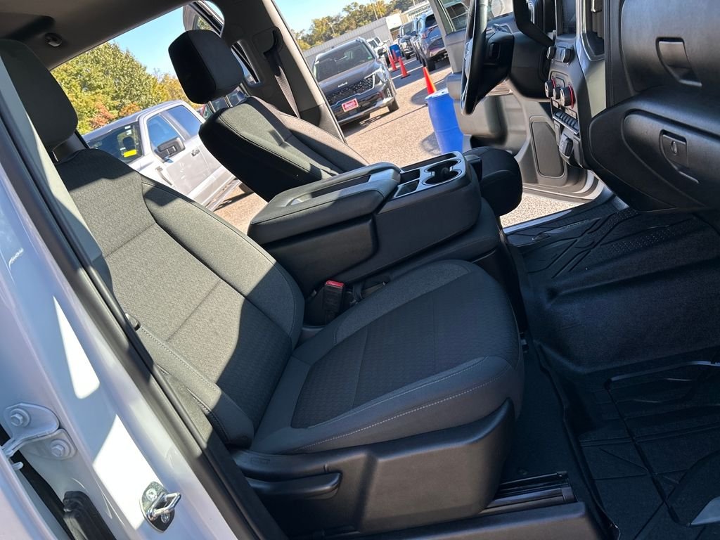 Used 2022 White Chevrolet LT image 32