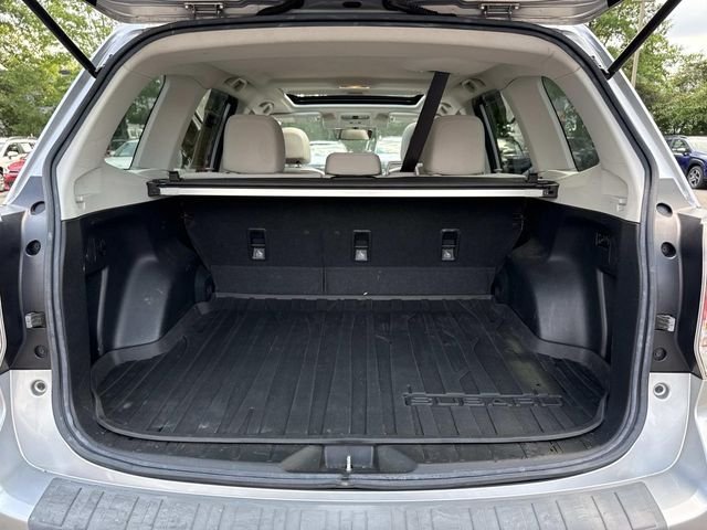 Used 2018 Silver Subaru 2.5i Premium image 29