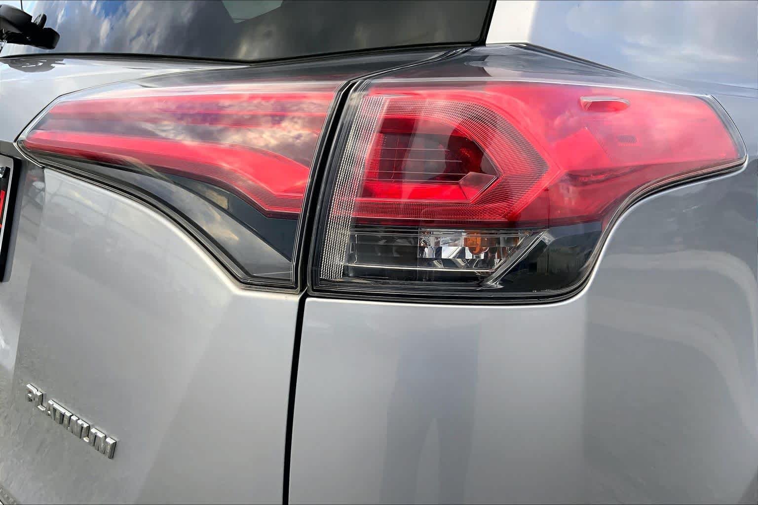 Used 2018 Silver Sky Metallic Toyota Limited image 10