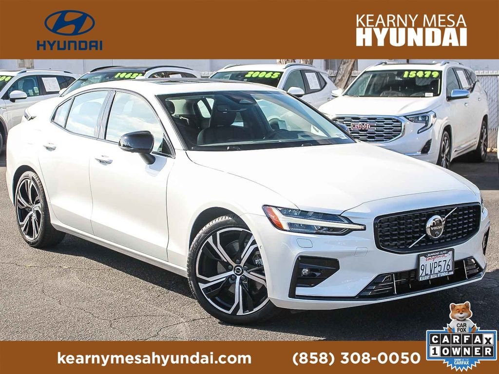 2024 Volvo S60 B5 Plus Dark Theme AWD's photo