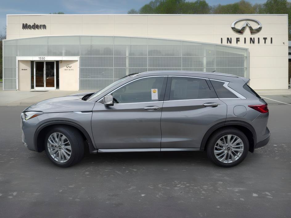 Used 2024 Graphite Shadow INFINITI LUXE image 6