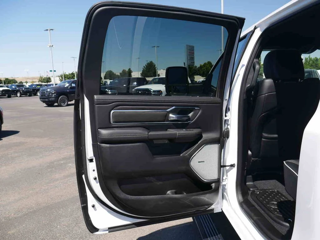 2026 RAM 1500 Laramie - Photo 16