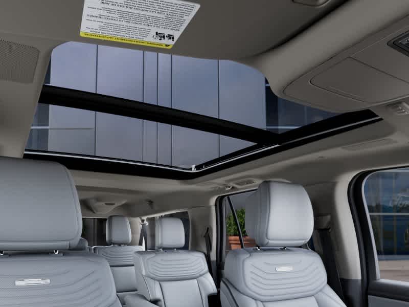 New 2027 Star White Metallic Tri-Coat Ford Platinum image 22