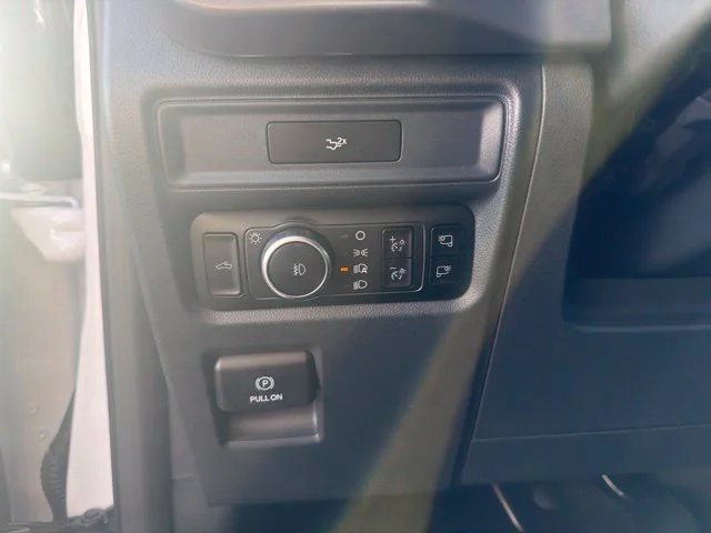 New 2026 Oxford White Ford XLT image 36