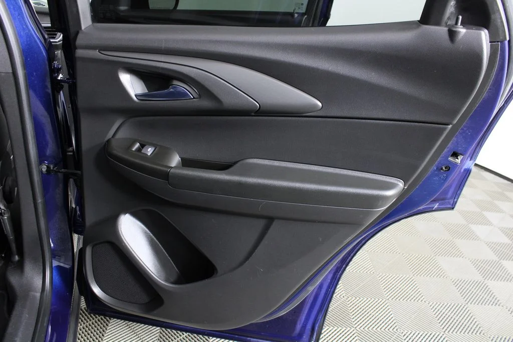 Used 2022 Blue Glow Metallic Chevrolet LT image 10