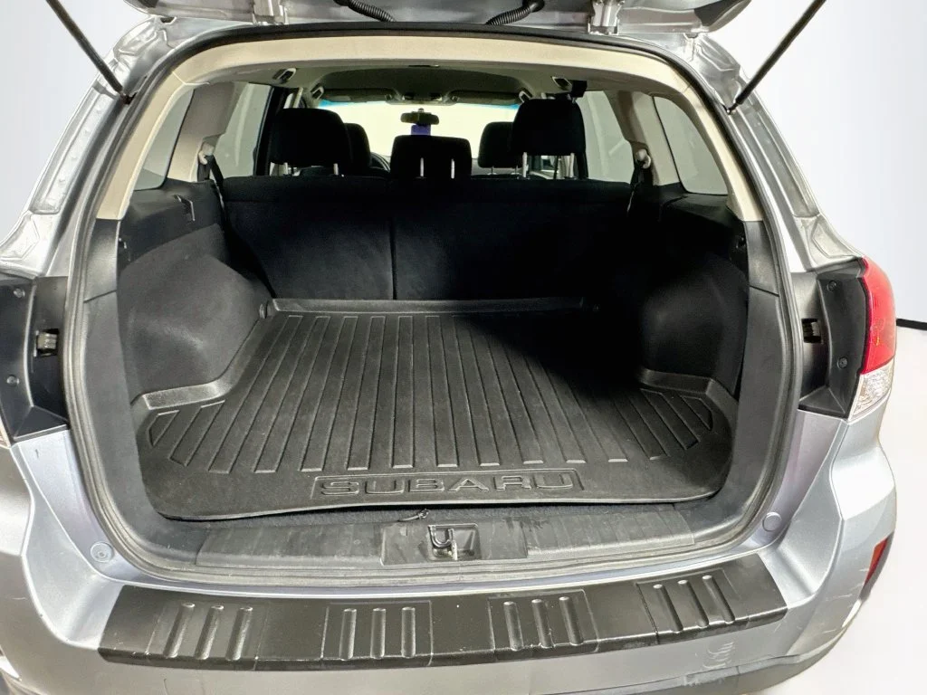 Used 2013 Silver Subaru 2.5i image 27