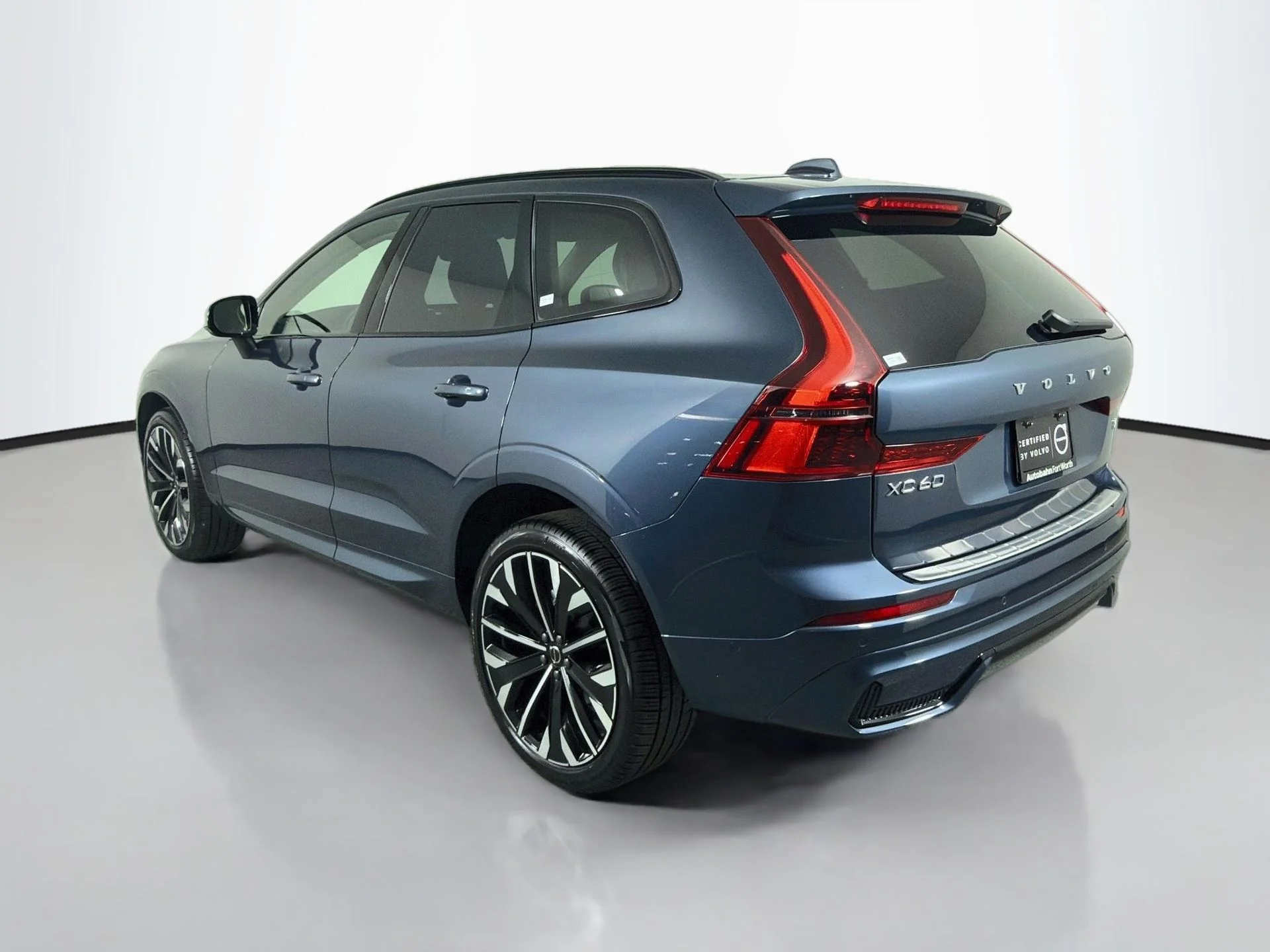 Certified Used 2026 Denim Blue Volvo Ultra image 8