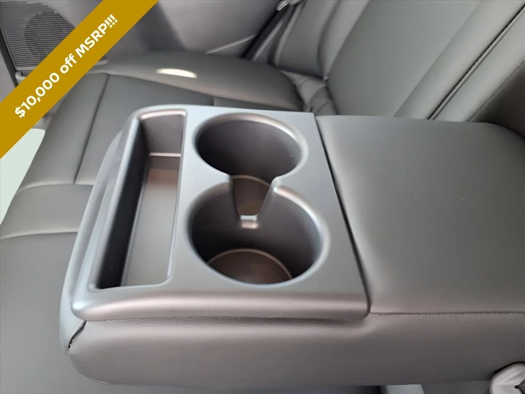 New 2025 Everest White TriCoat Nissan SV image 9