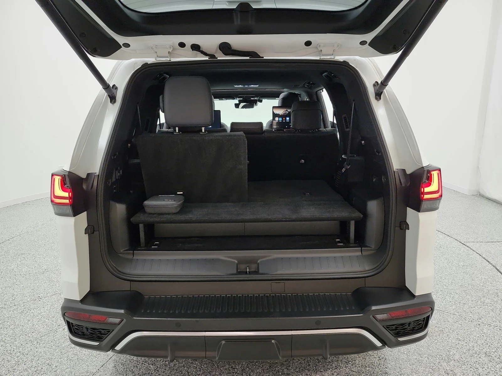 Used 2025 Ultra White Lexus LX 700h F SPORT 4WD image 21