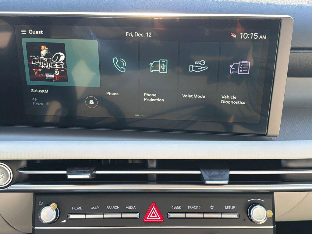 New 2026 Black Hyundai SE FWD image 28