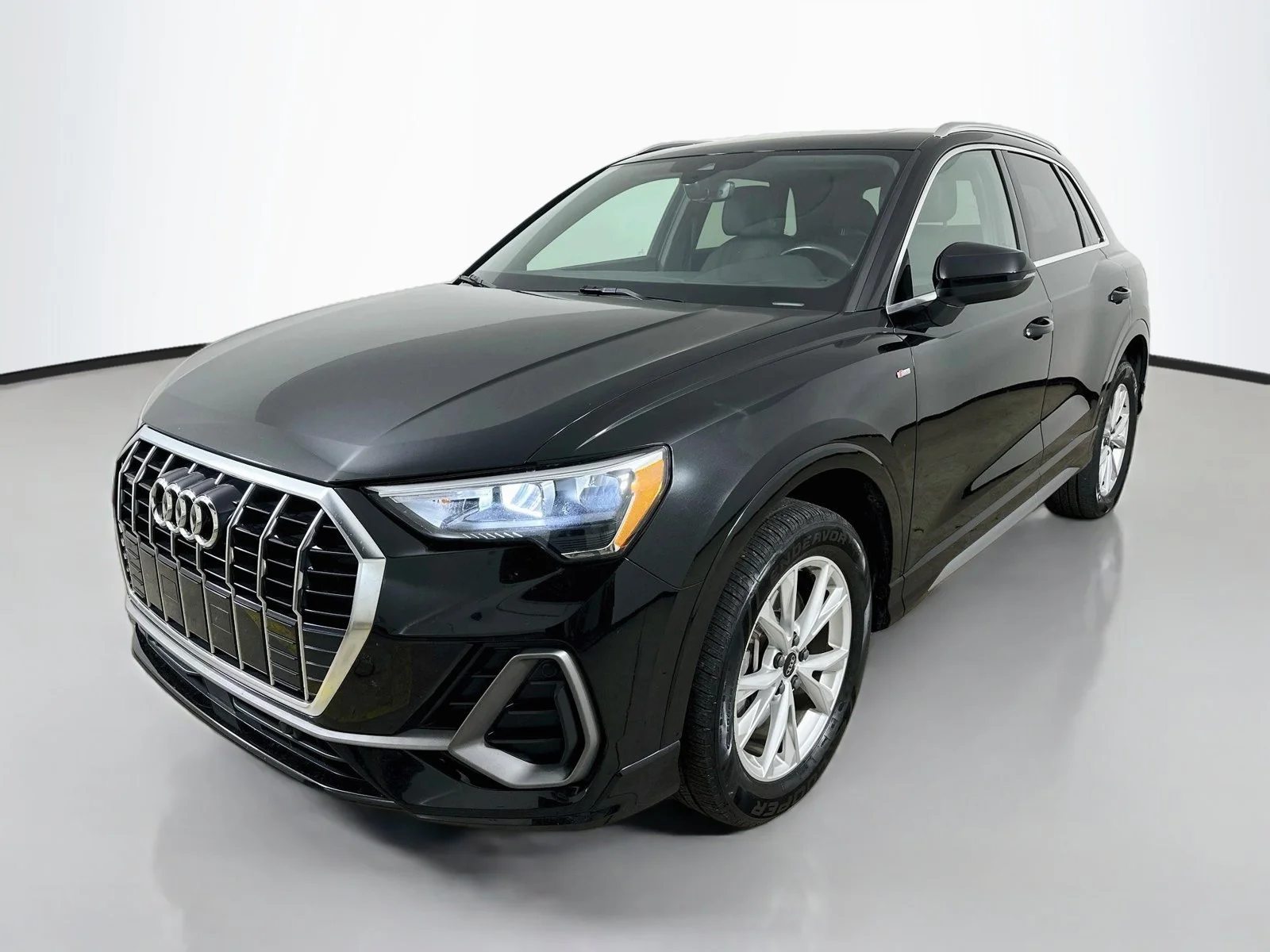 Used 2022 Black Audi  image 1