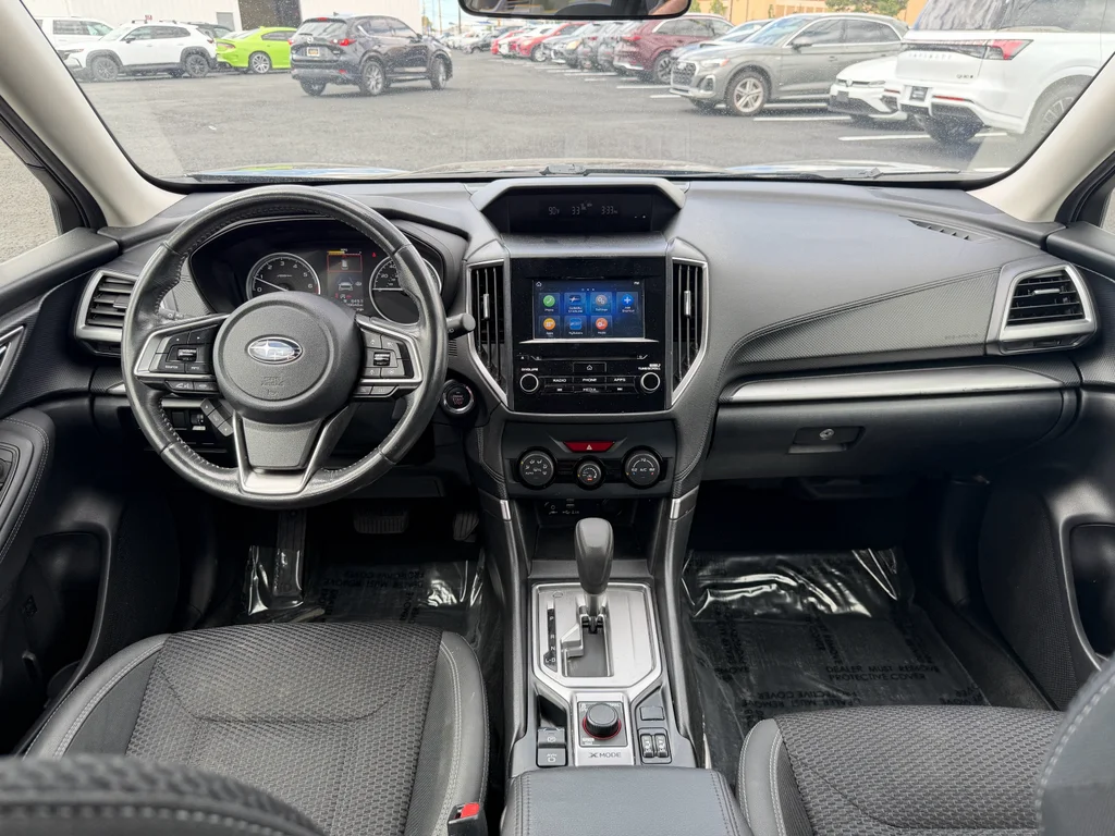 Used 2022 Crystal Black Silica Subaru Premium image 27