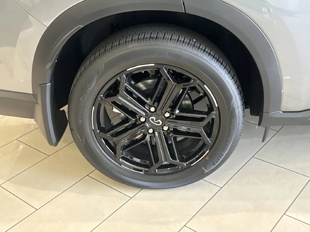 New 2027 2T GRPT SHDW INFINITI Sport AWD image 34