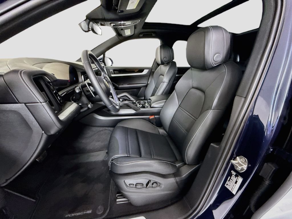 Used 2024  Porsche S image 19