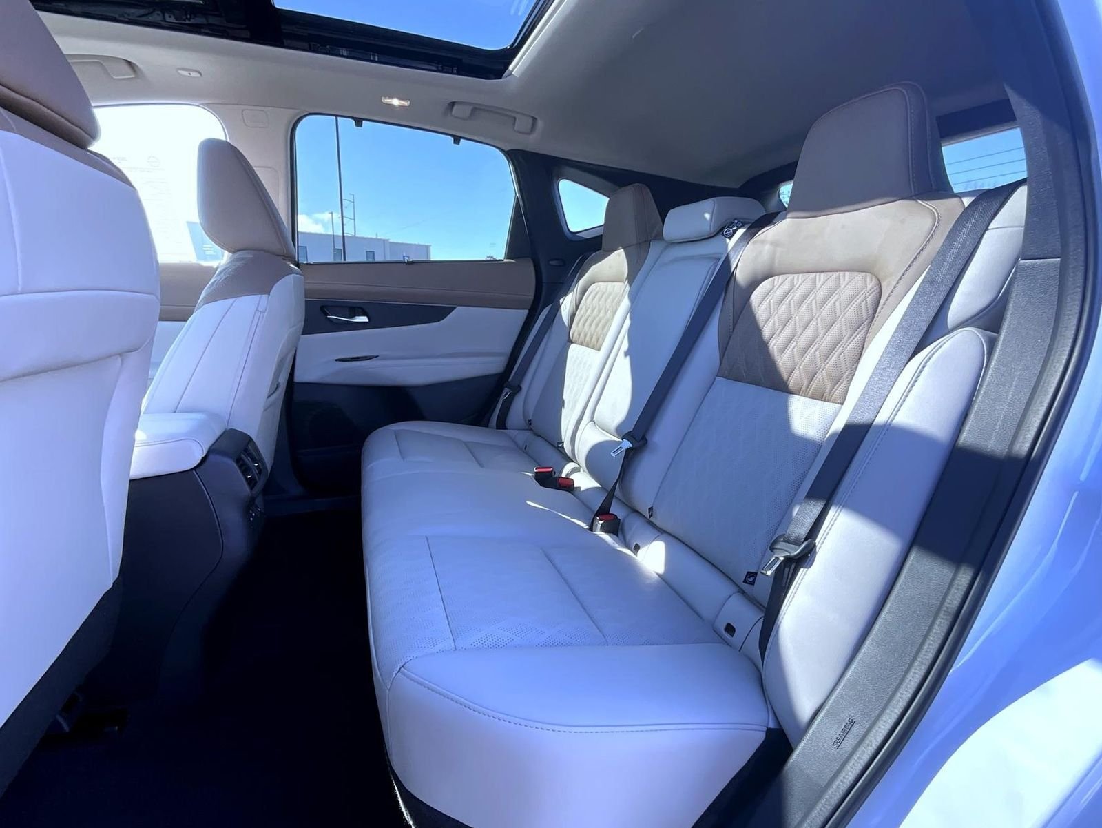 New 2026 Everest White Pearl TriCoat / Super Black Two-tone Nissan Platinum image 11