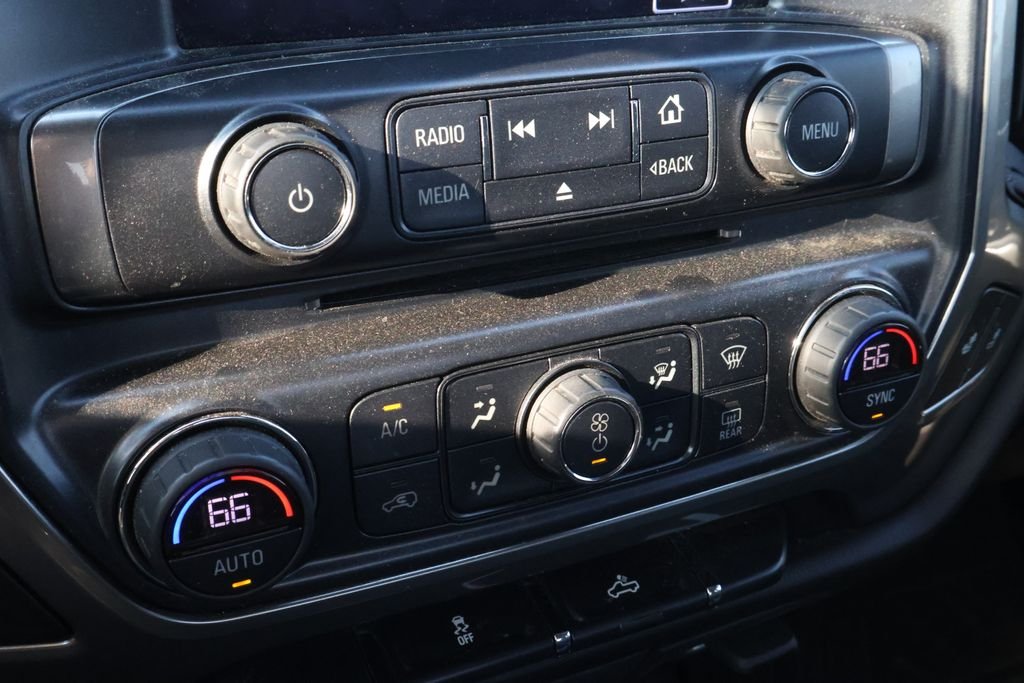 Used 2018 GRAPHITE METALLIC Chevrolet LT image 26