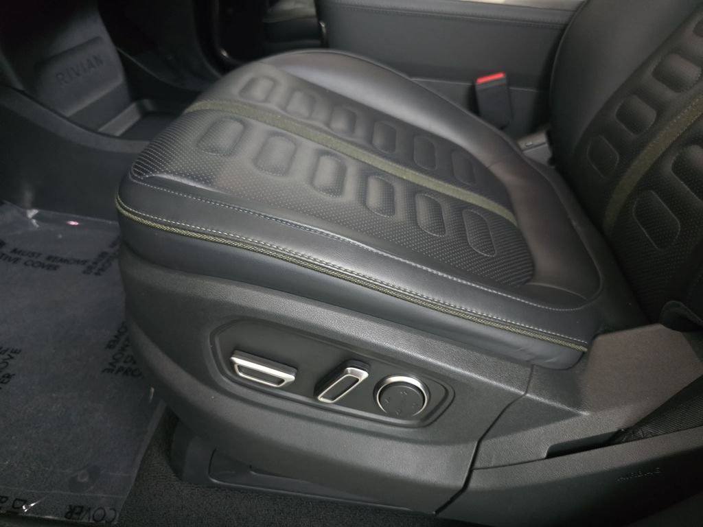 Used 2025 Midnight Rivian Adventure Dual Motor Standard Pack image 25