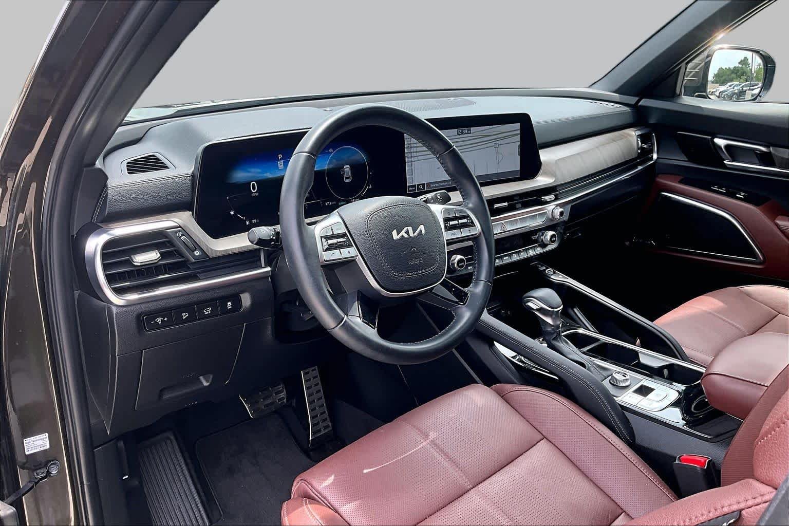 Used 2024 Dark Moss Kia SX image 16