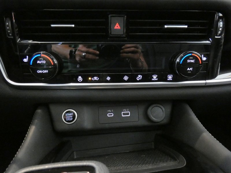 Used 2023 WHITE Nissan FWD SL image 14