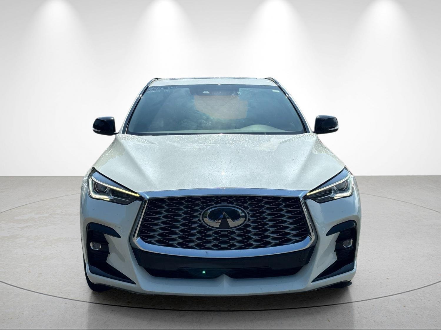 Used 2023 Majestic White INFINITI LUXE image 8