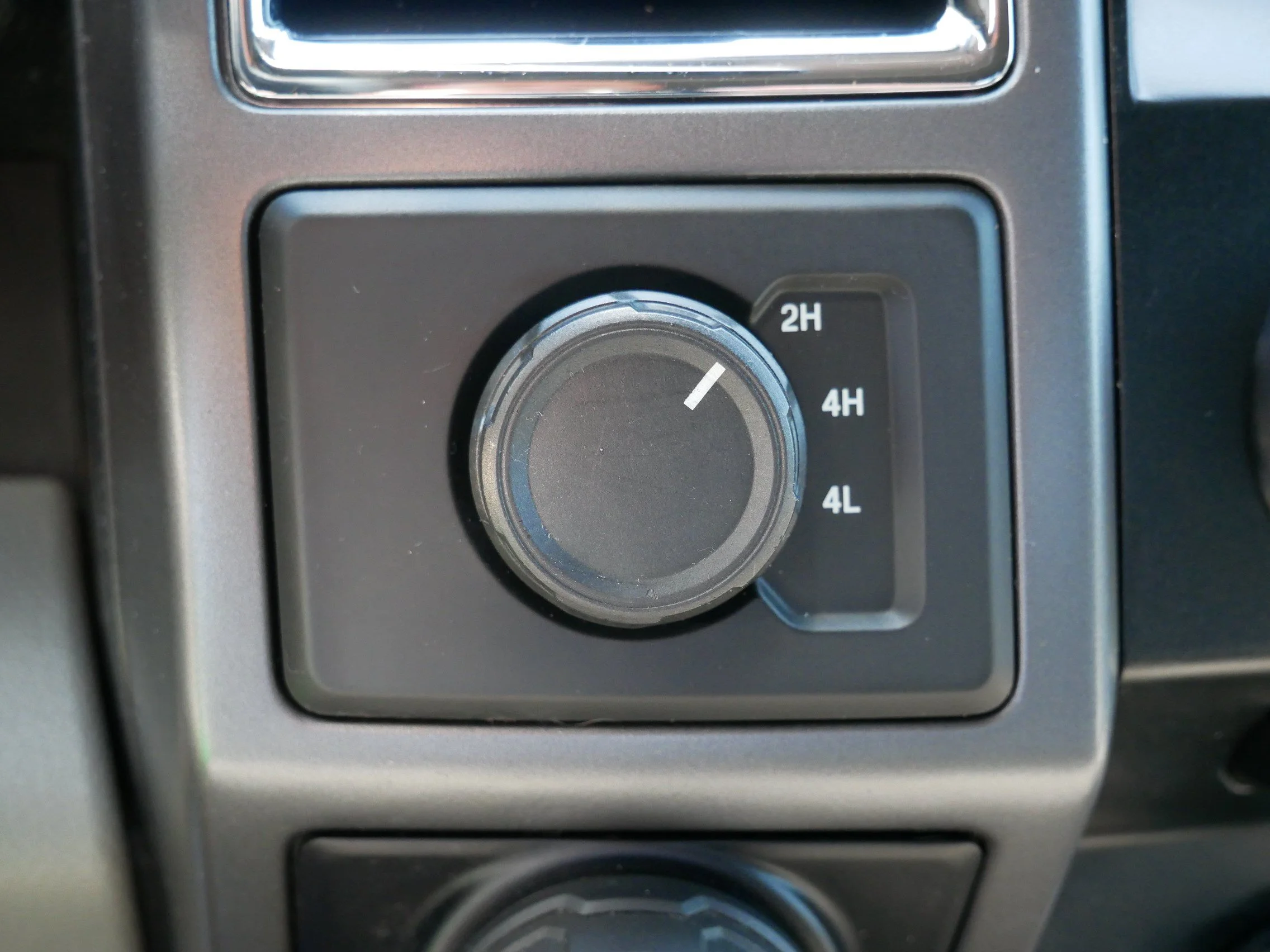 Certified Used 2022 Agate Black Ford XLT image 29