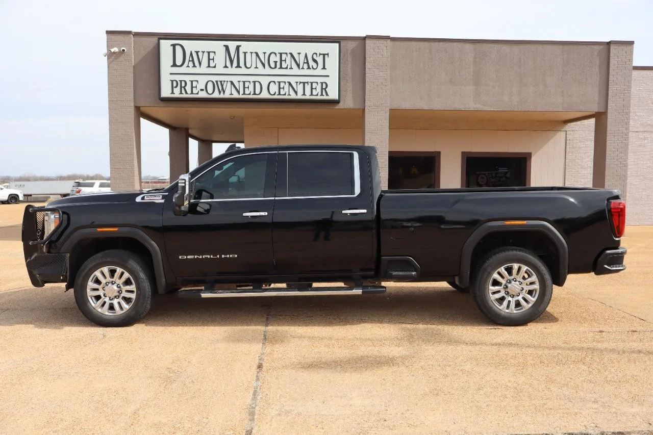 Used 2020 Onyx Black GMC Denali image 2