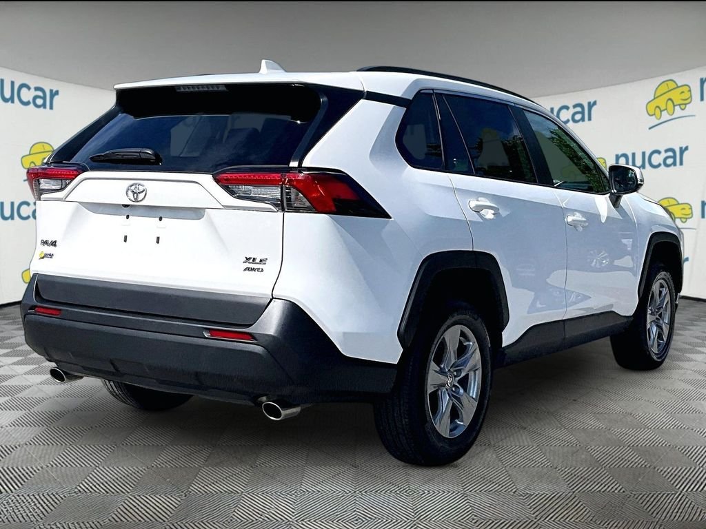 Used 2025 White Toyota XLE image 6