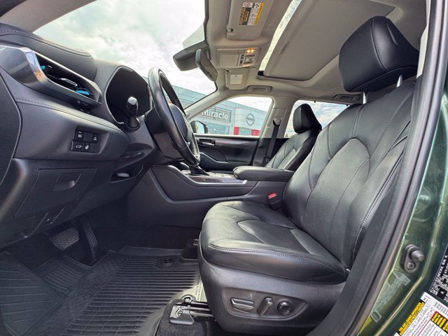 Used 2023 Cypress Toyota Hybrid Limited image 17