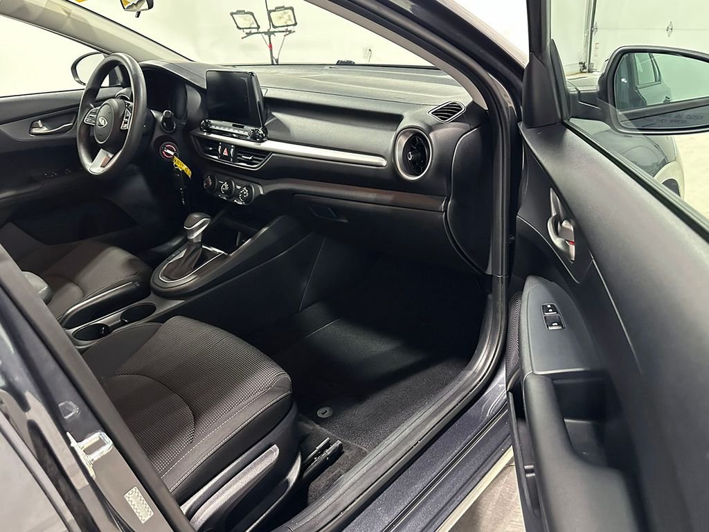 Used 2020 Gray Kia LXS image 22