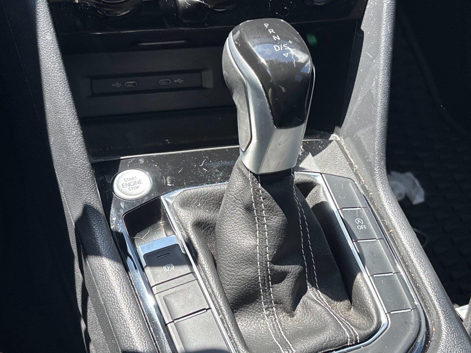 Used 2024 Platinum Gray Metallic Volkswagen SE image 26