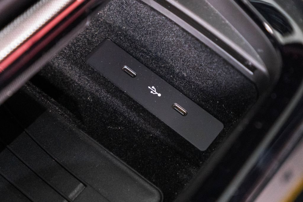 Used 2025  Porsche Base image 25