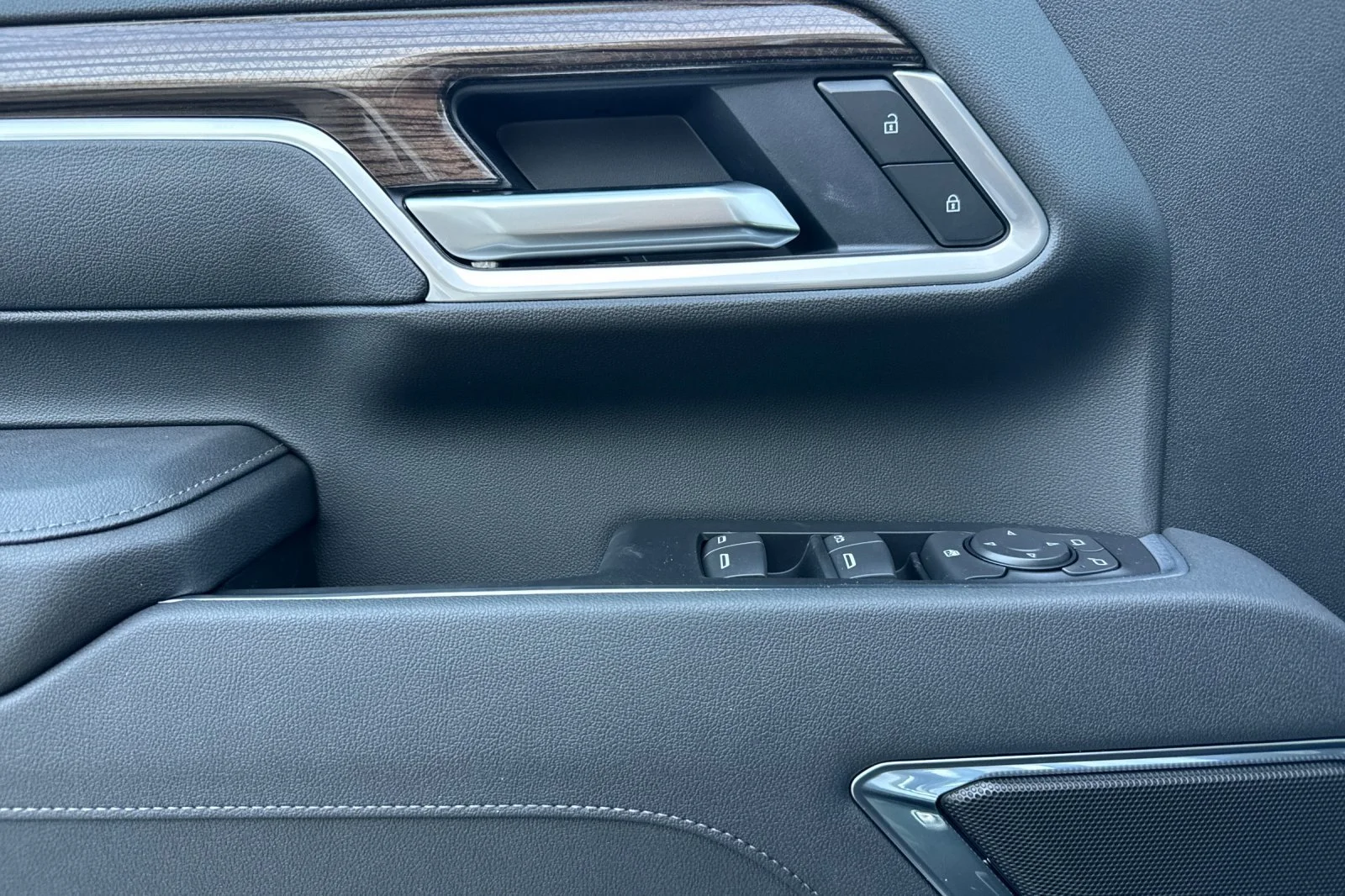 2026 Chevrolet Silverado 3500 HD LT view 10