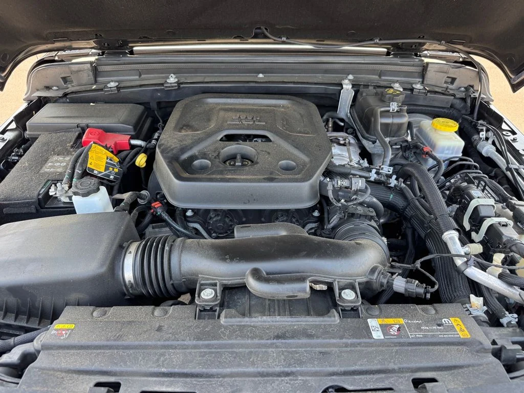 Used 2023 Black Jeep Sport S image 18