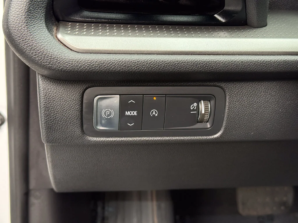 Used 2024 Summit White Chevrolet LT image 25