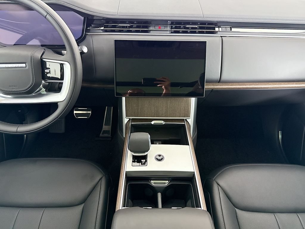 New 2026 Fuji White Land Rover SE image 14